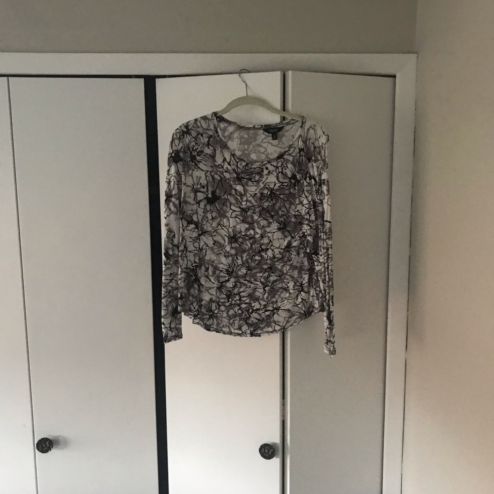 Floral print long sleeve top. Cotton blend. Size medium.
